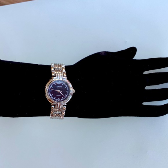 Ladies Geneva stainless steel watch ❤️